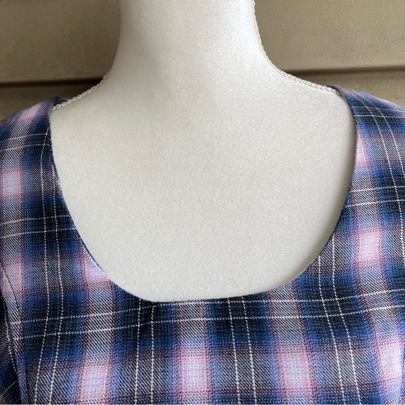 •Hot Topic• Plaid Side Cutout Dress - Size Medium - Picture 4 of 11